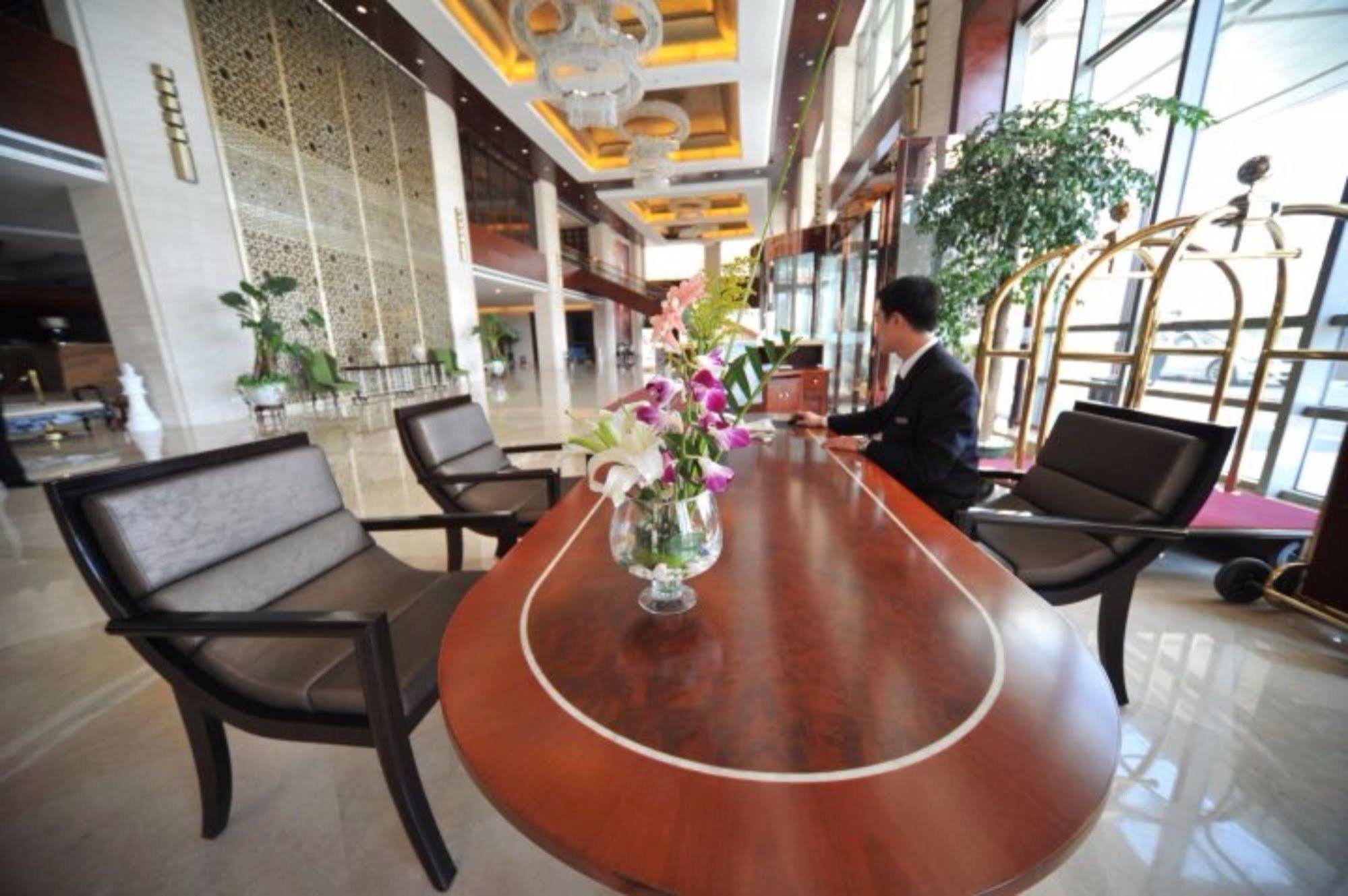 S&N Dalian Hotel Exteriér fotografie