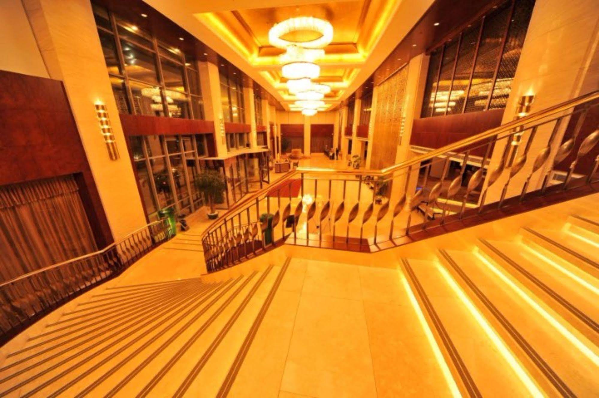 S&N Dalian Hotel Exteriér fotografie